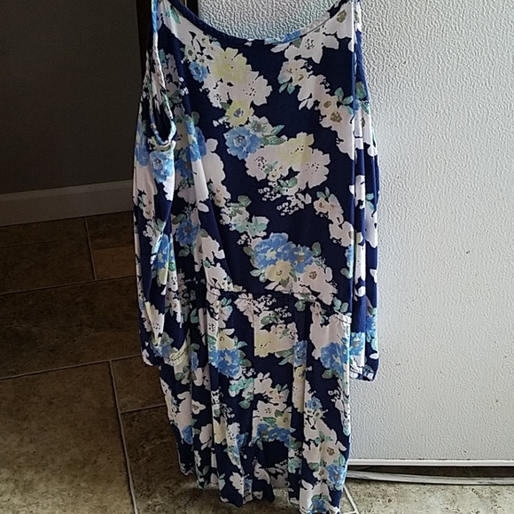 Navy Floral Romper - Picture 2 of 2